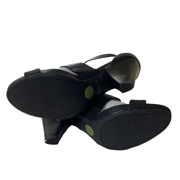 Me Too black ankle strap leather heels size 8 - Picture 4 of 10